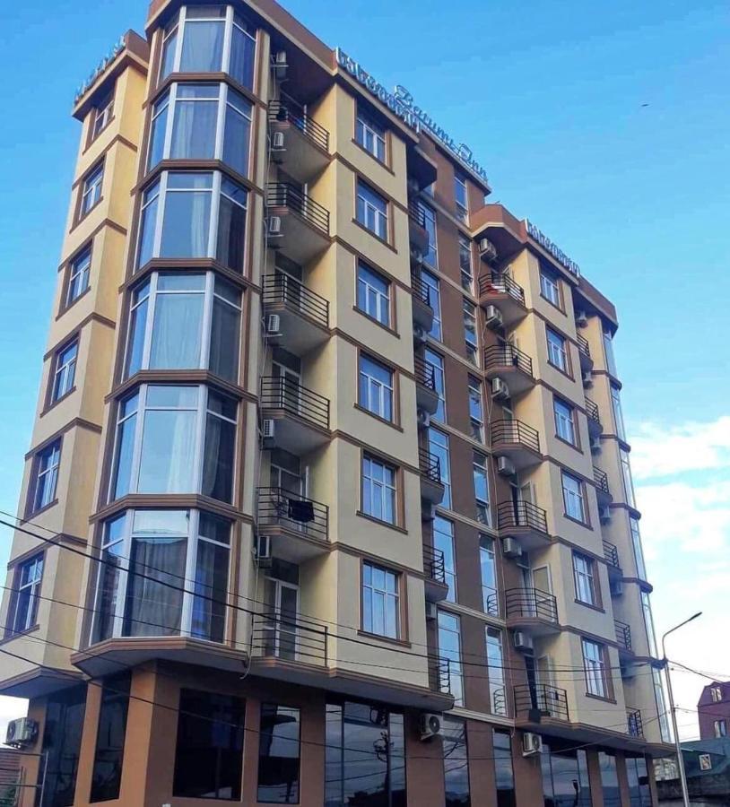 Hotel Batumi Inn Kültér fotó