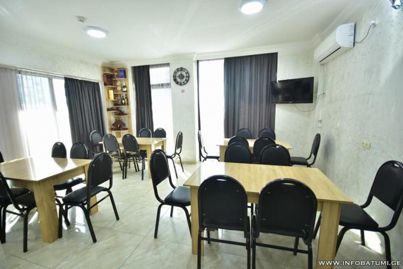 Hotel Batumi Inn Kültér fotó