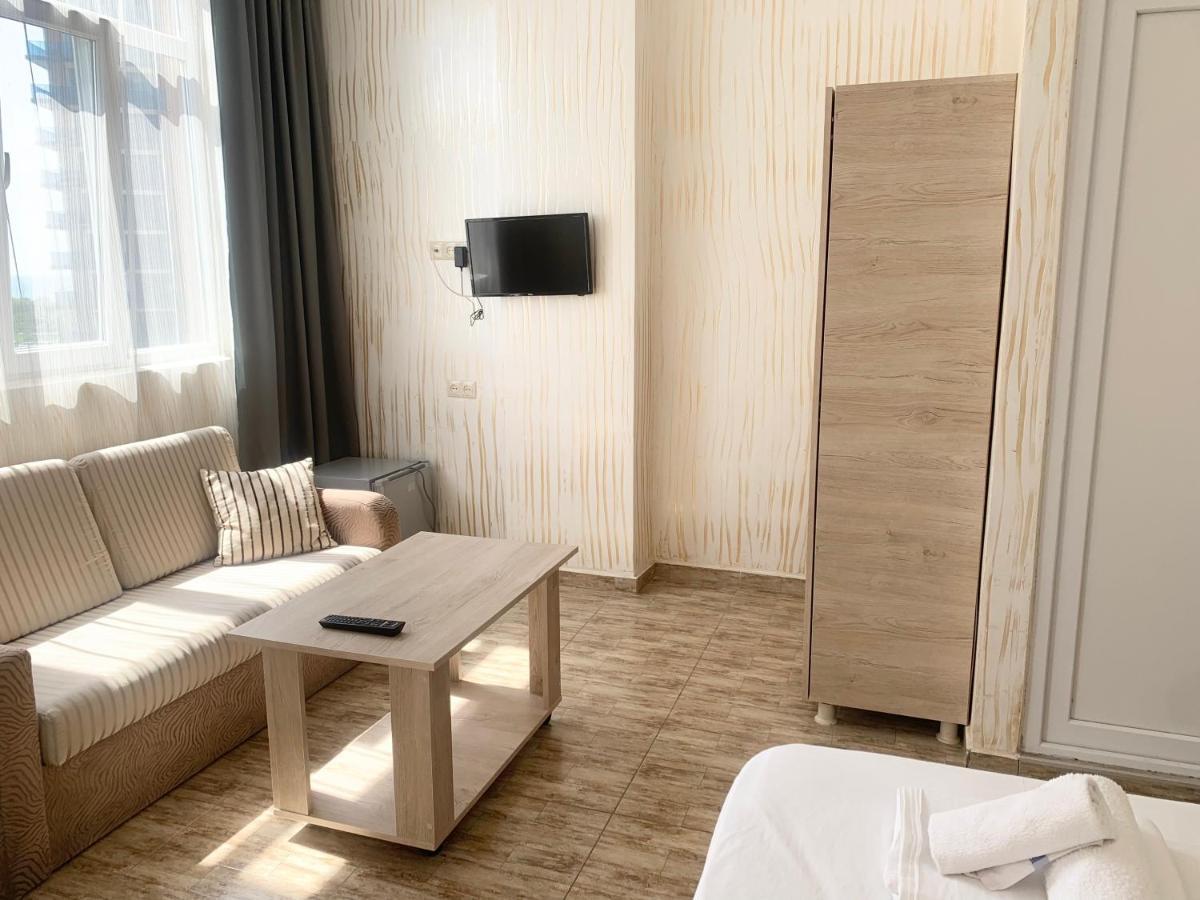 Hotel Batumi Inn Kültér fotó