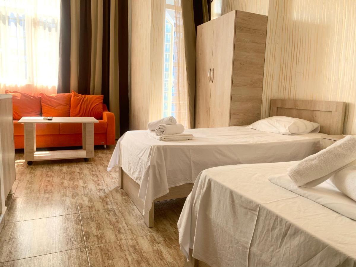 Hotel Batumi Inn Kültér fotó