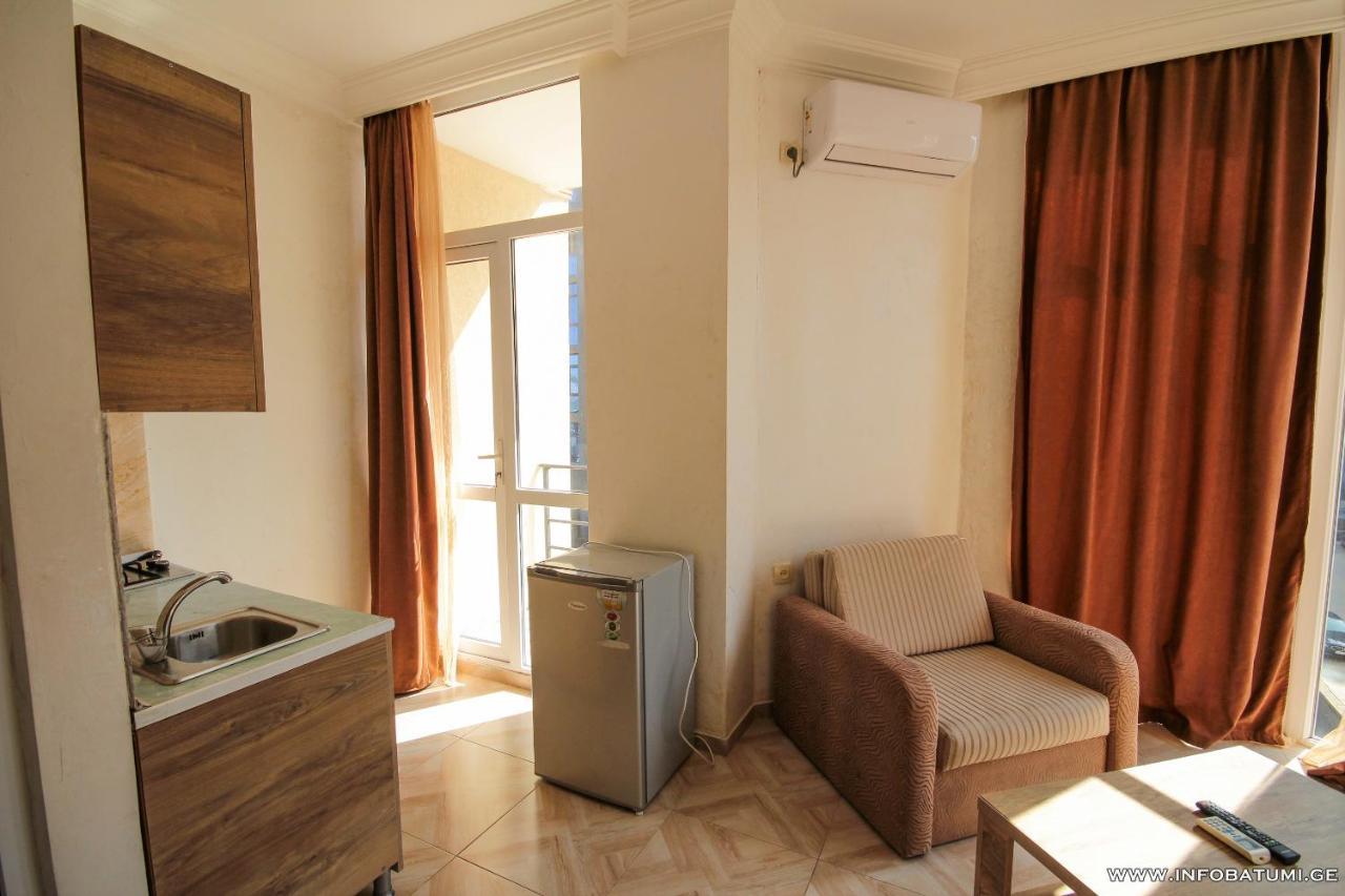 Hotel Batumi Inn Kültér fotó