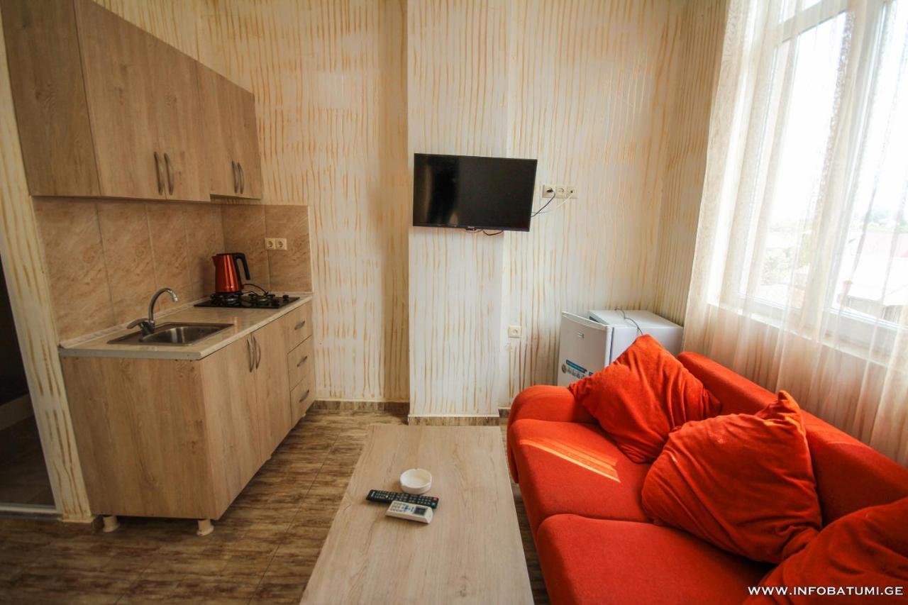 Hotel Batumi Inn Kültér fotó