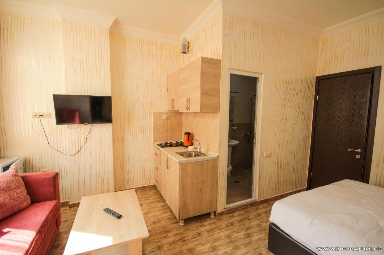 Hotel Batumi Inn Kültér fotó