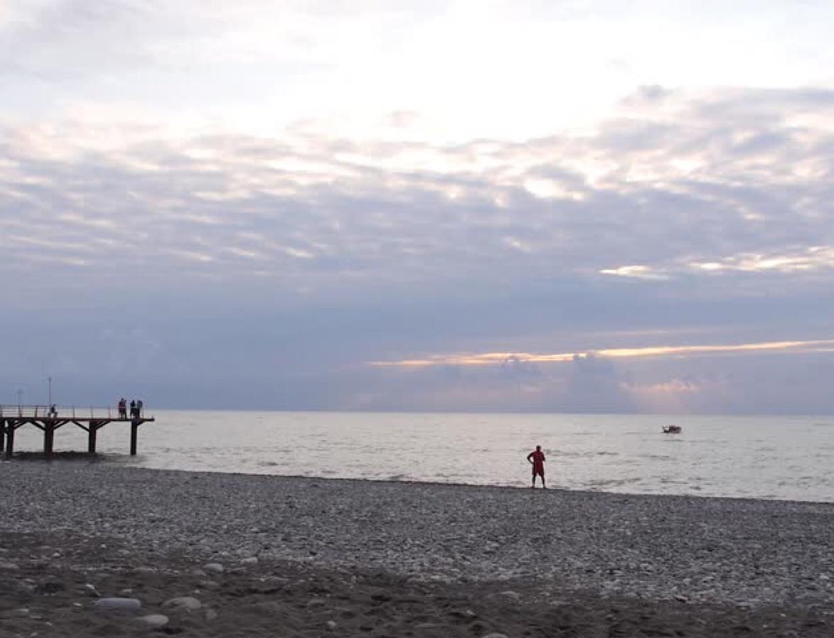 Hotel Batumi Inn Kültér fotó