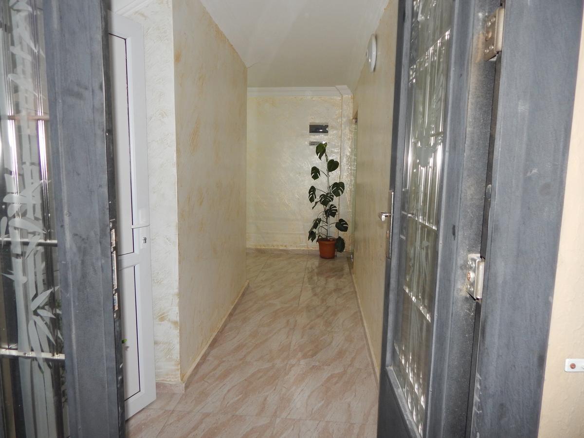 Hotel Batumi Inn Kültér fotó