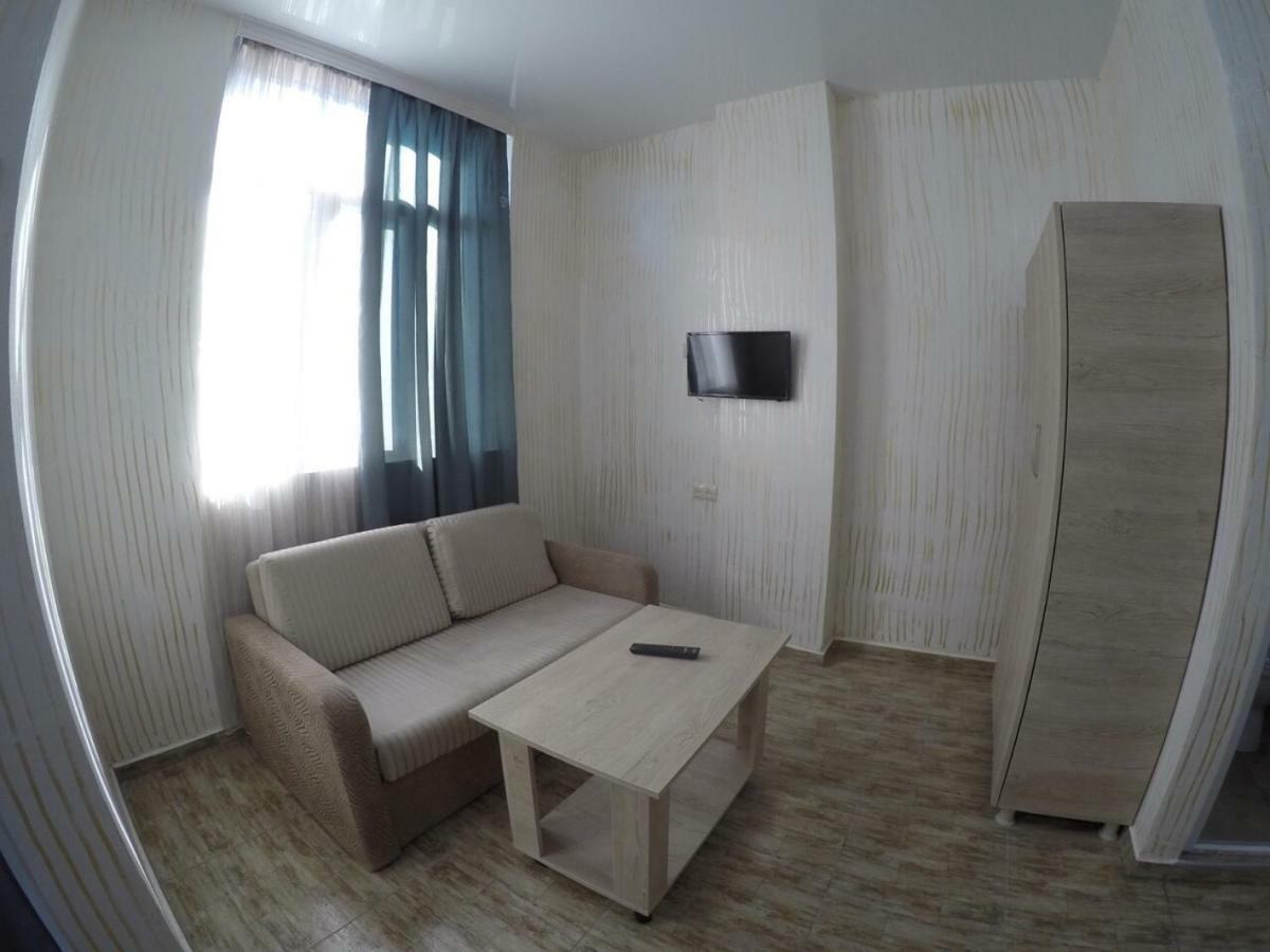 Hotel Batumi Inn Kültér fotó